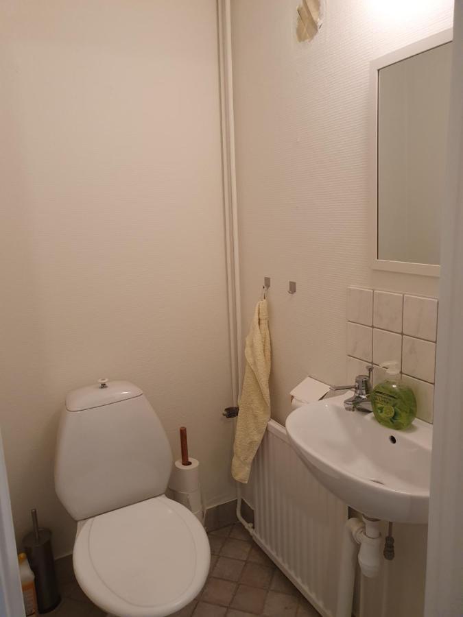 50 M Till Bad I Centrala Skaerhamn Exterior photo